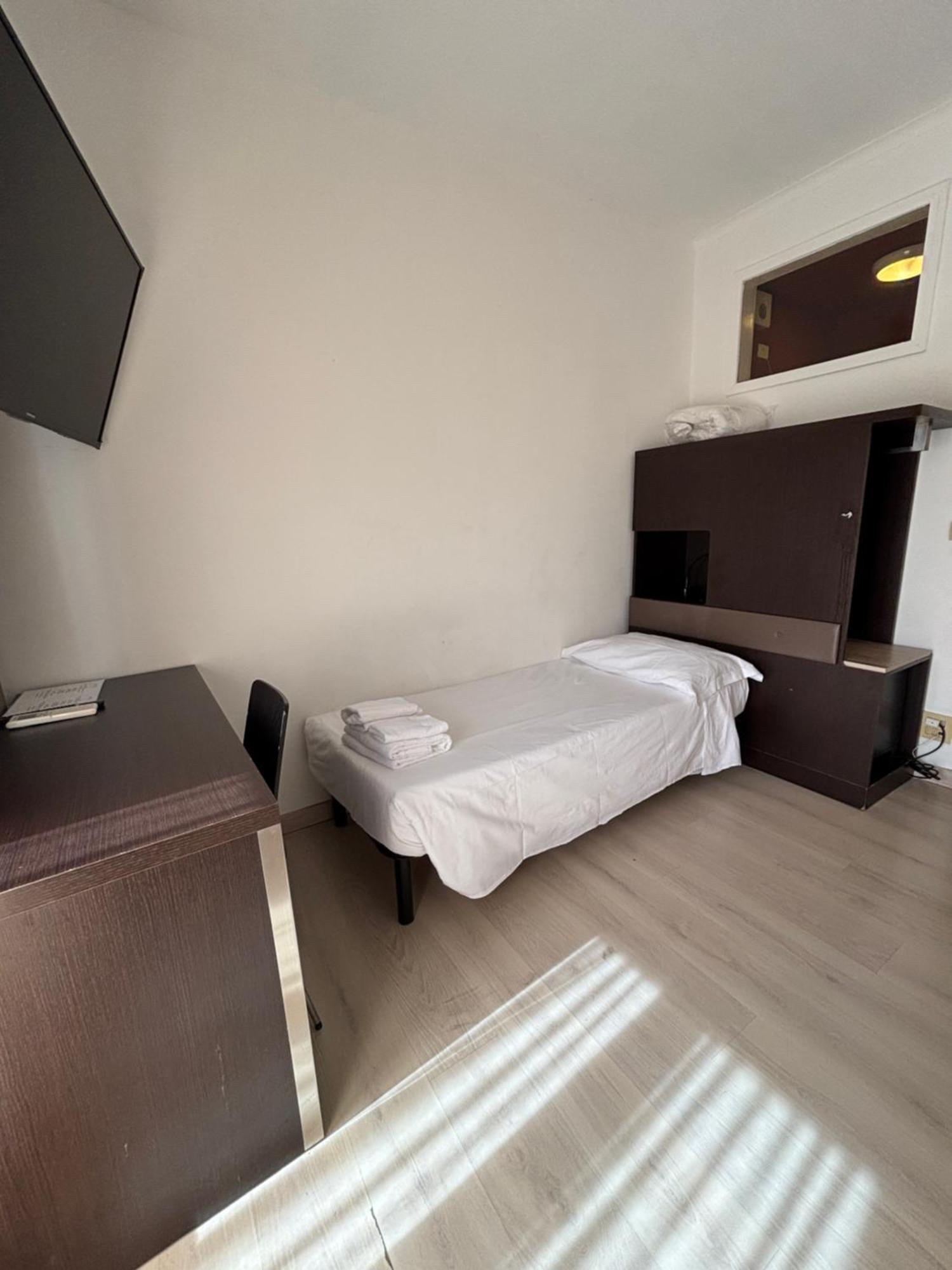Economy Single Room